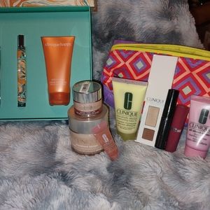 COPY - CLINIQUE Beauty Bundle